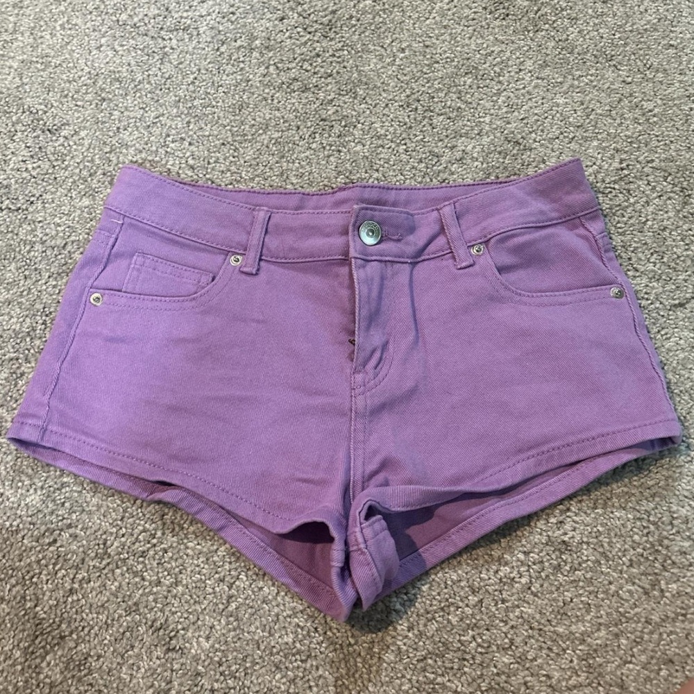 purple H&M shorts